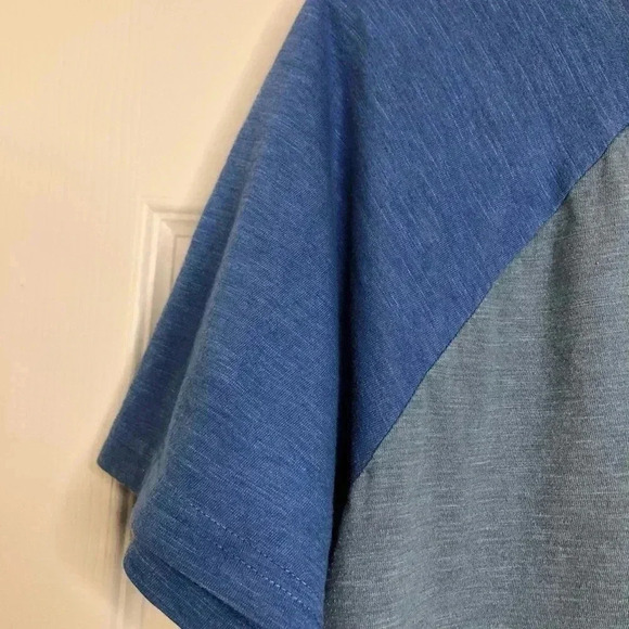 Levi’s  T-Shirt Grey/Blue Front Pocket Size Medium - Picture 15 of 16